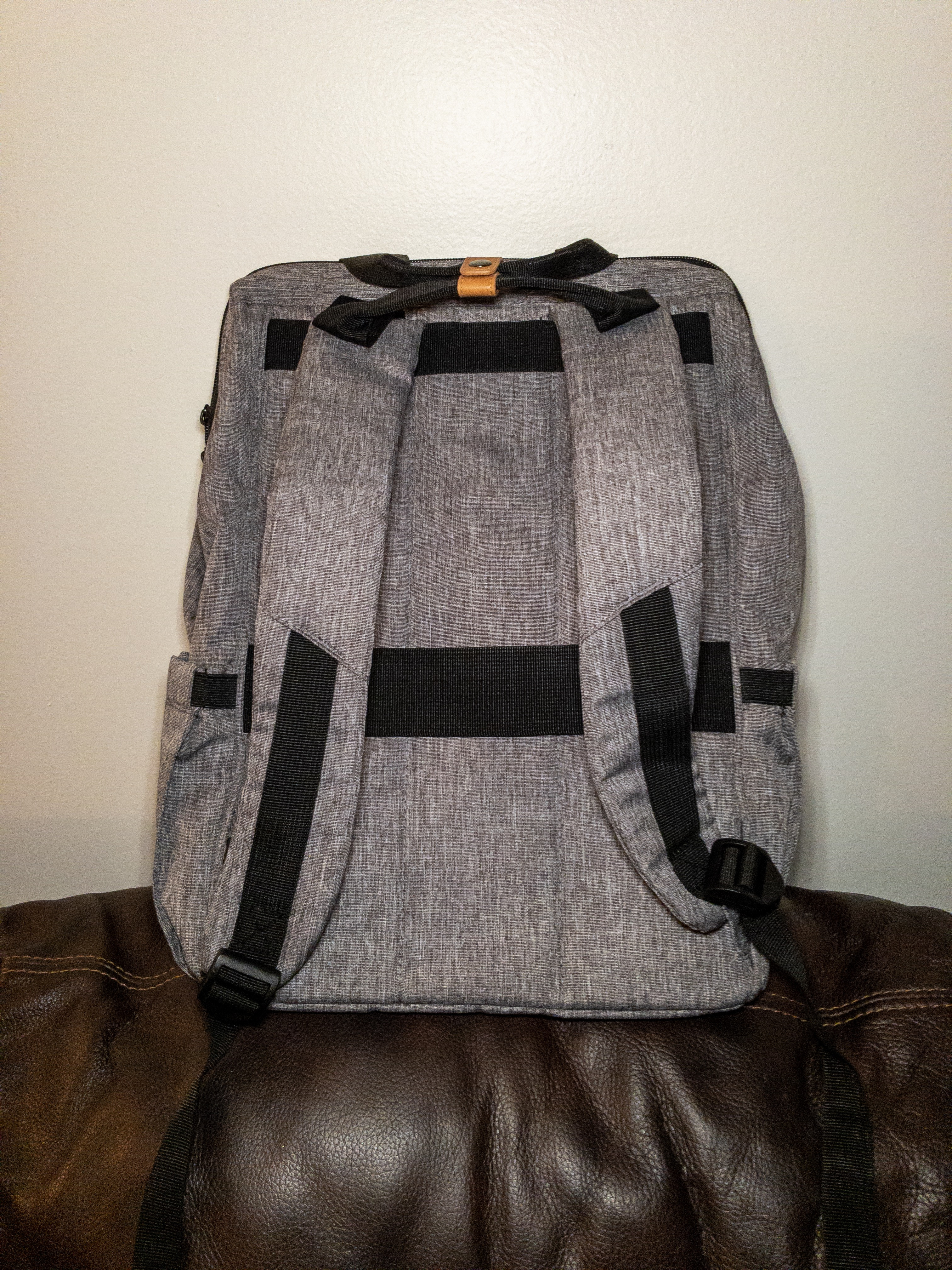 hap-tim-laptop-backpack-review-4.JPG